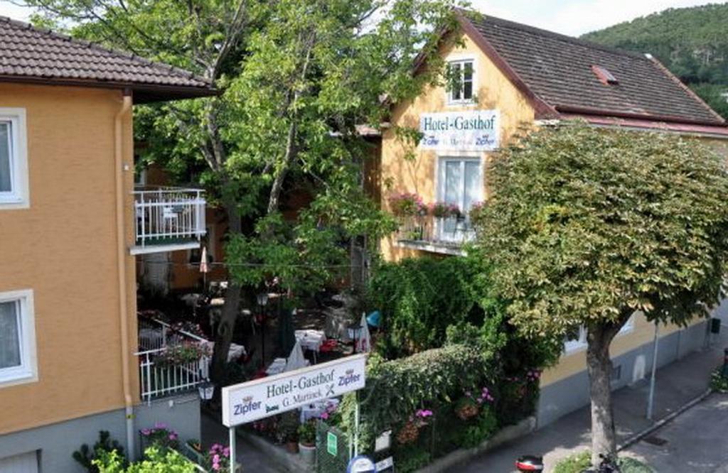 Hotel-Gasthof Martinek Baden bei Wien Esterno foto