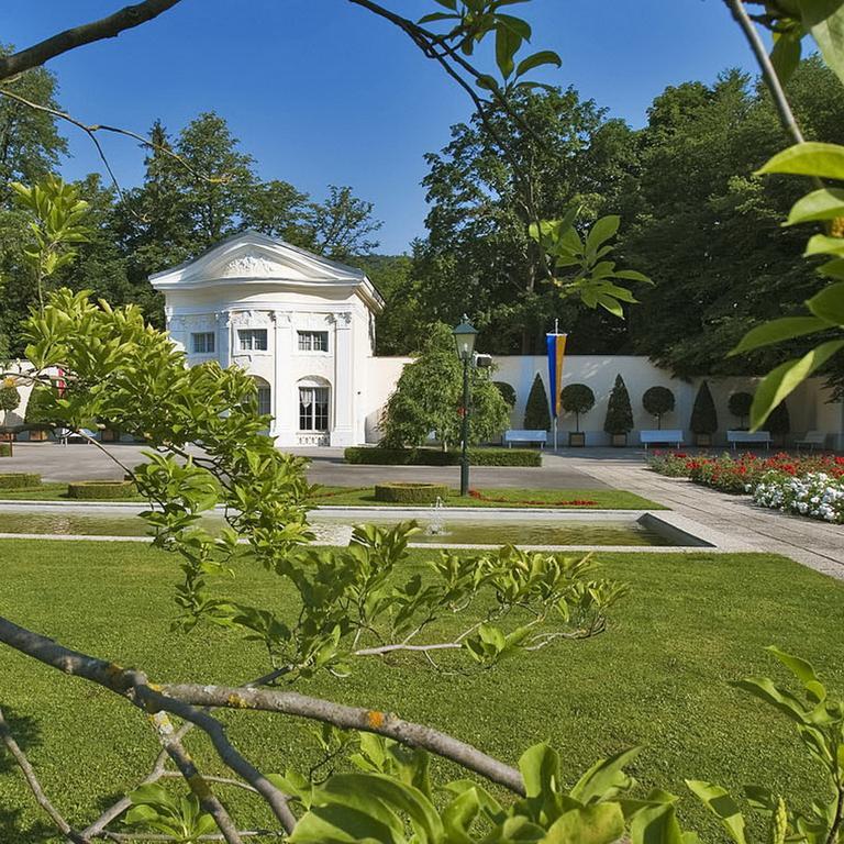 Hotel-Gasthof Martinek Baden bei Wien Esterno foto