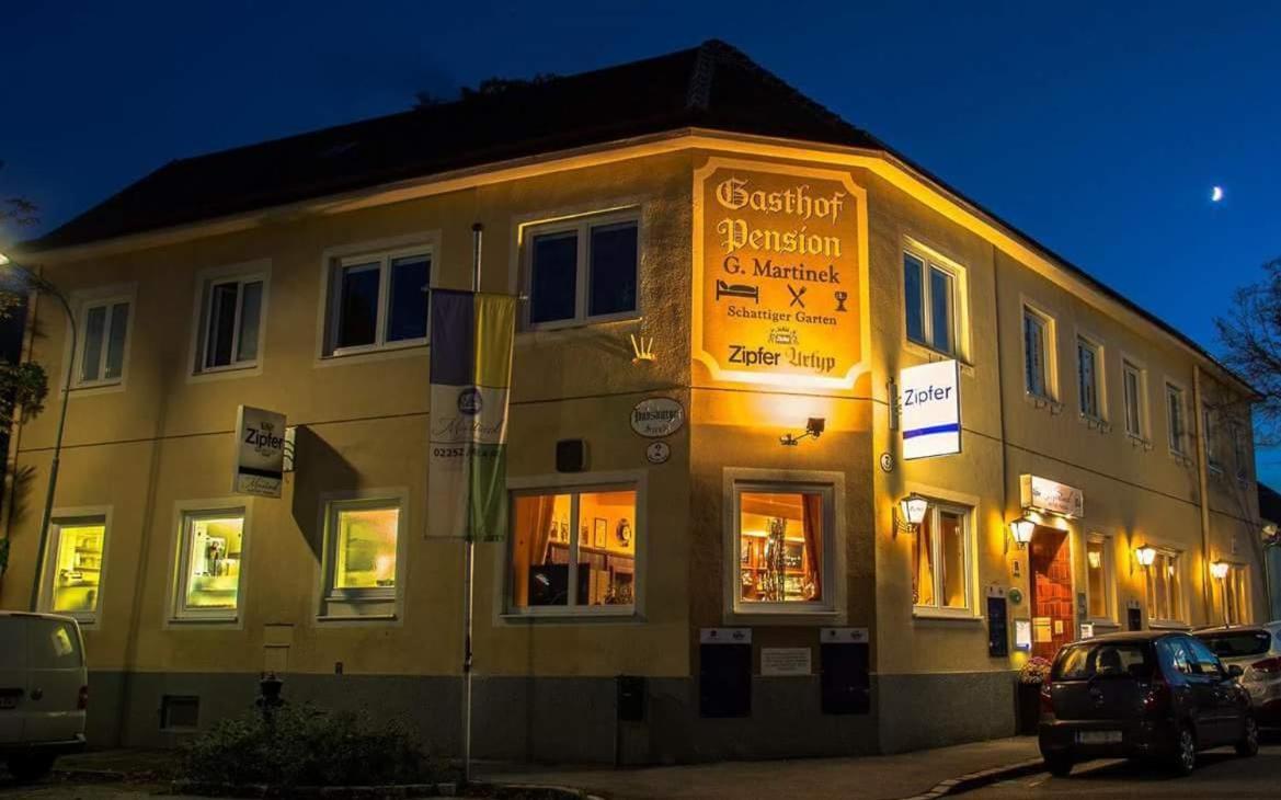 Hotel-Gasthof Martinek Baden bei Wien Esterno foto