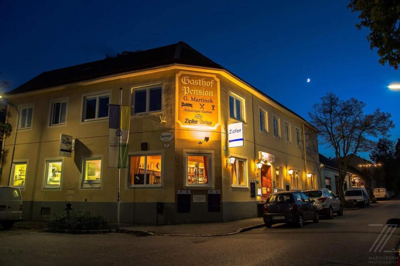 Hotel-Gasthof Martinek Baden bei Wien Esterno foto